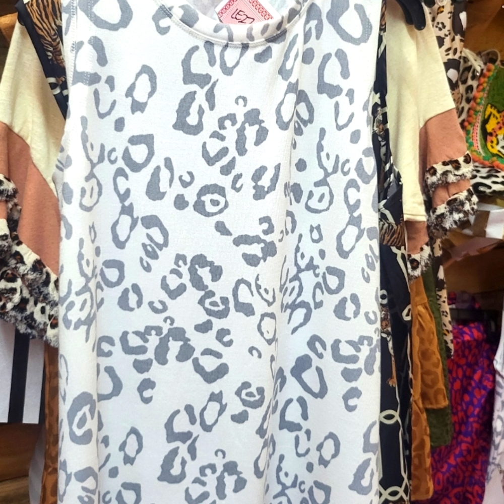 Top with gray leopard spots